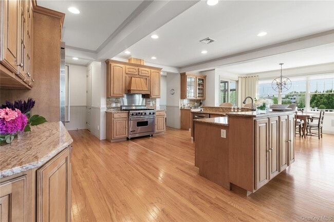 Building Photo - 7 Stillwaters Ln