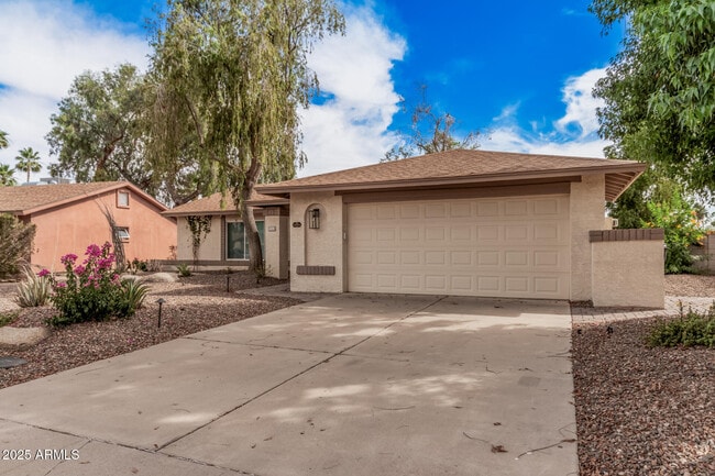 Building Photo - 9265 E Kalil Dr