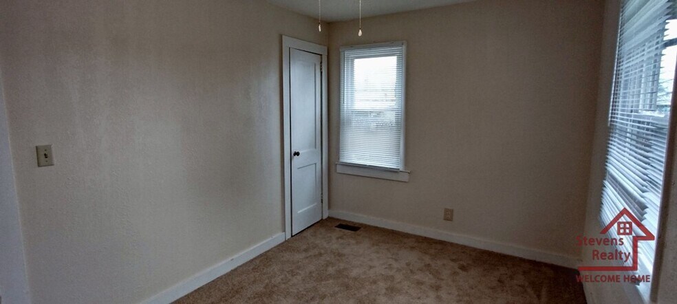 Building Photo - 25 N Franklin Ave