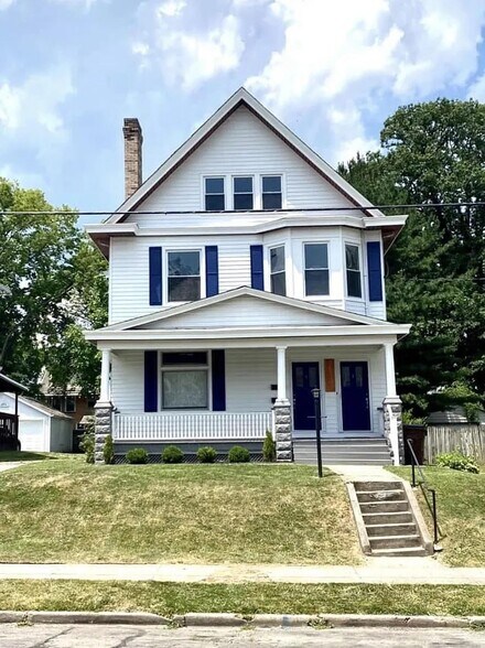 Building Photo - 3909 Hazel Ave