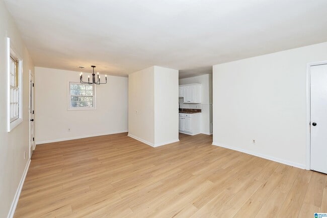 Building Photo - 2842 Brooklane Dr