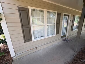 Building Photo - Furnished 2 Bedroom 1 Bath Apartment Close to Campus!