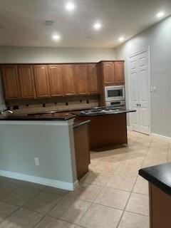 Building Photo - 8440 Majestic Lake Ct