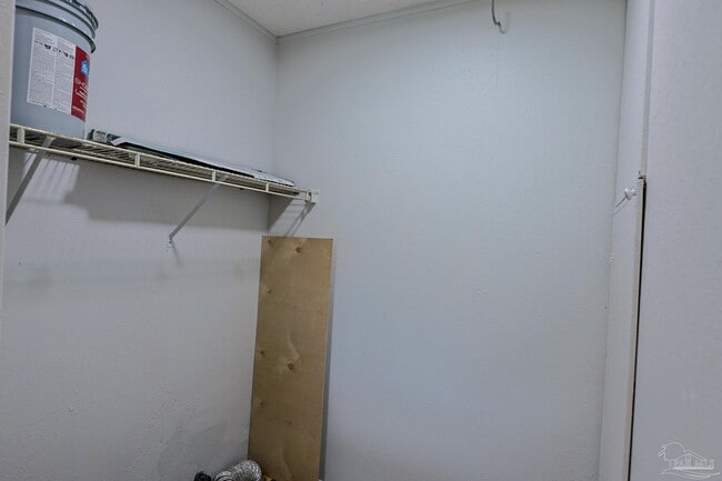 Building Photo - 6850 Bratt Rd