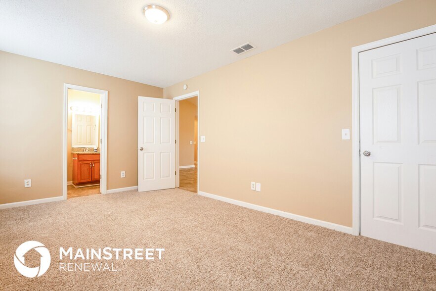 Building Photo - 403 Lake Forest Dr