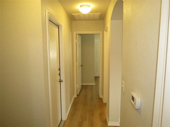 Building Photo - 375 Musgrav