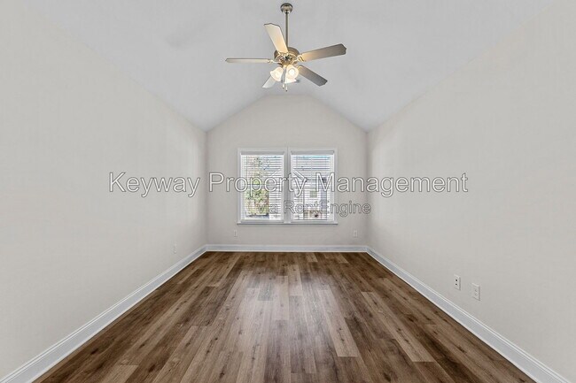 Building Photo - 331 Sumac Trail