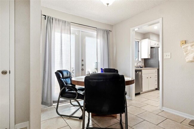 Building Photo - 3222 Tamarron Blvd