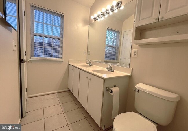 Building Photo - 45504 Trail Run Terrace