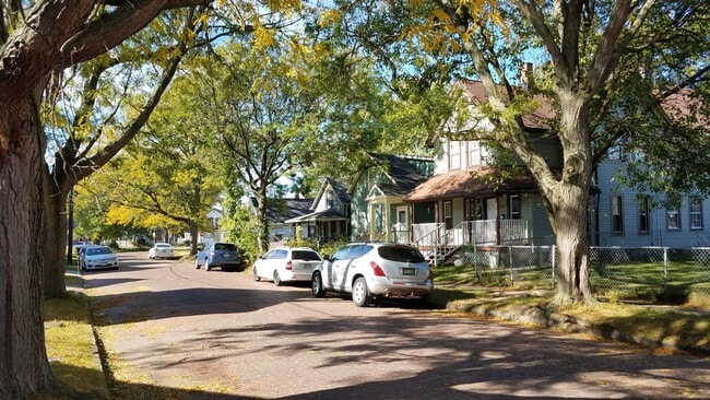 Building Photo - 4300 Apple Ave