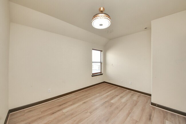 Building Photo - 26407 Wooded Hollow Ln