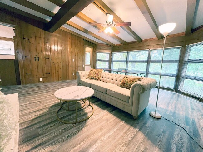 Building Photo - 3923 Bluestone Rd