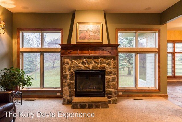 Building Photo - 2808 S Saint Charles Ln