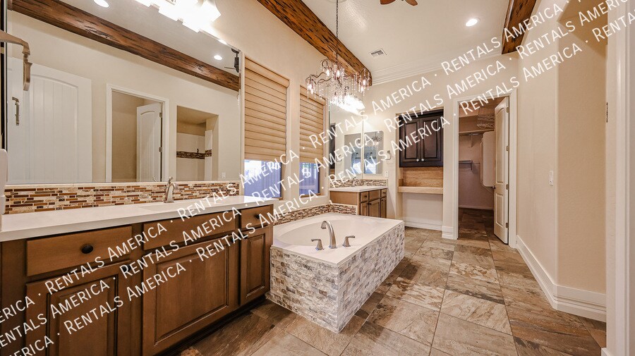 Building Photo - 28806 N 67th Dr