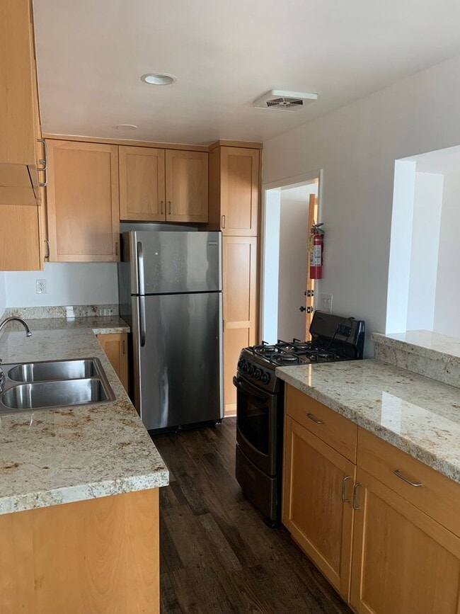 Primary Photo - Live Your Best Life in the Heart of Hillcrest: Stylish One-Bedroom Suite Awaits You!