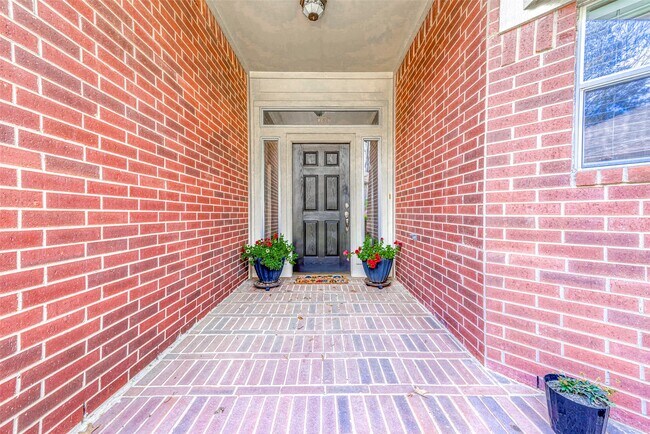 Building Photo - 134 E Foxbriar Forest Cir