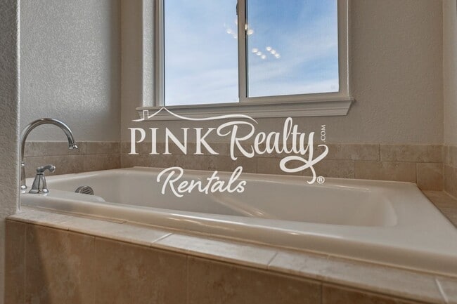 Building Photo - 10716 Ridgepole Dr