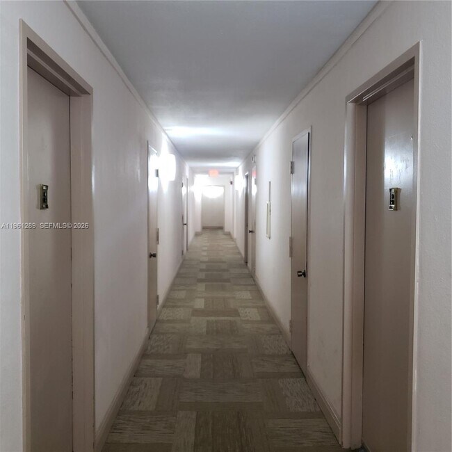 Building Photo - 1200 NE Miami Gardens Dr