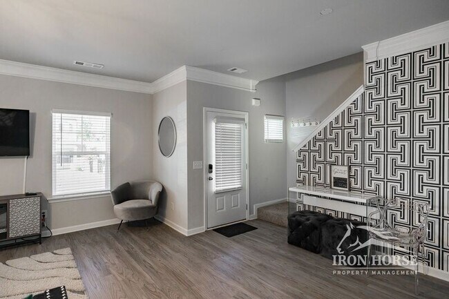 Building Photo - 1288 Towne Square Ct