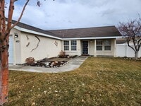 Building Photo - Beautiful Fernley home