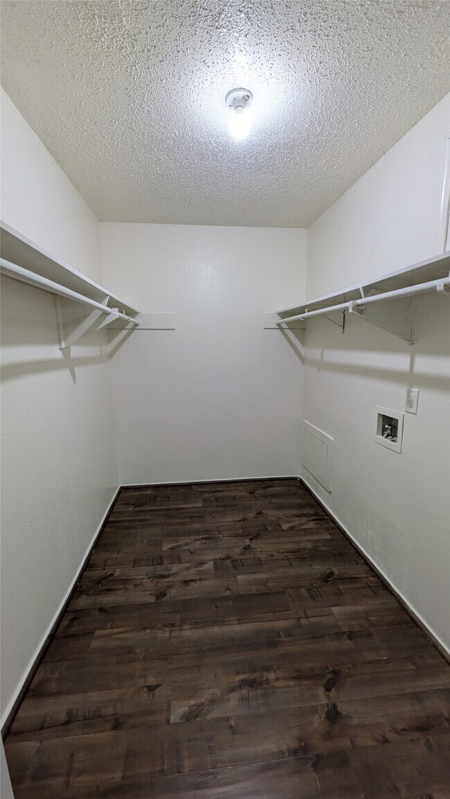 Building Photo - 3131 Southwest Fwy