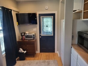 Building Photo - 1131 Ridge Rd