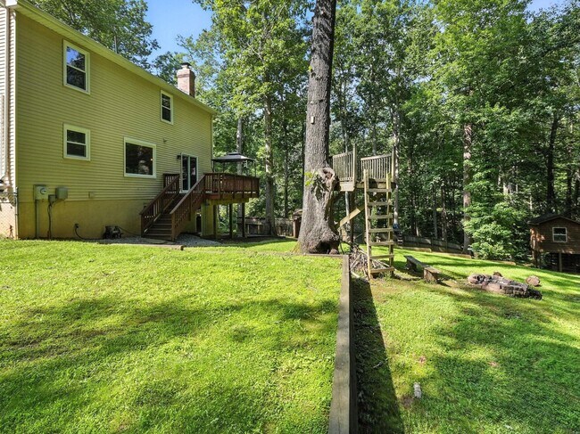 Building Photo - 11109 Ravine Dr