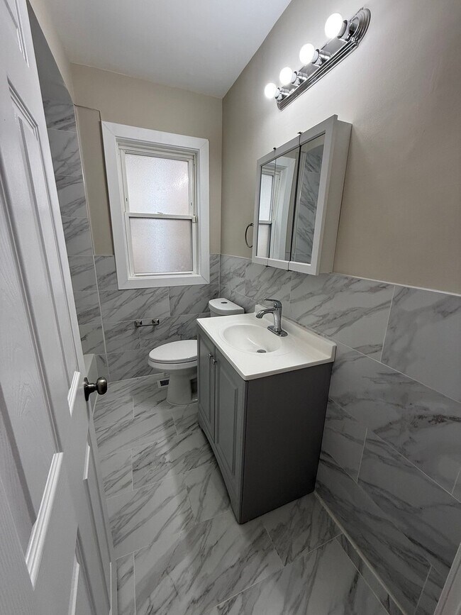 Building Photo - 10154 S Calumet Ave