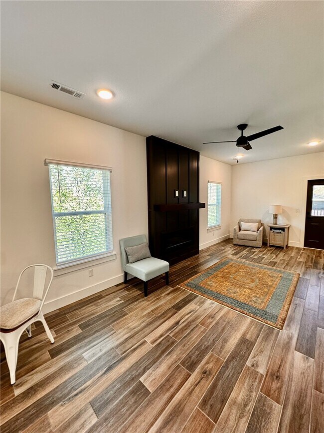 Building Photo - 8881 Williams Rd