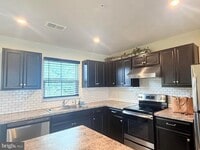 Building Photo - 70 Azalea Cir