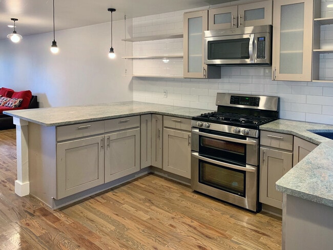 Building Photo - 1938 Newland Ct