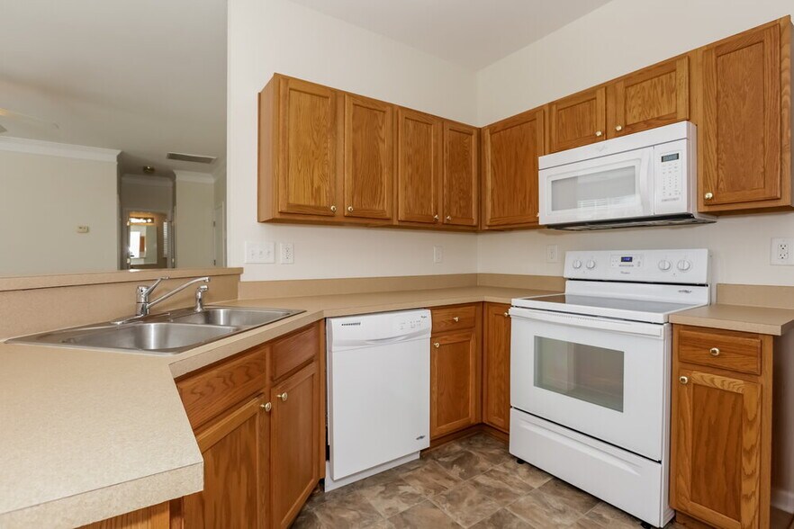 Building Photo - 2722 Forest Grove Ct