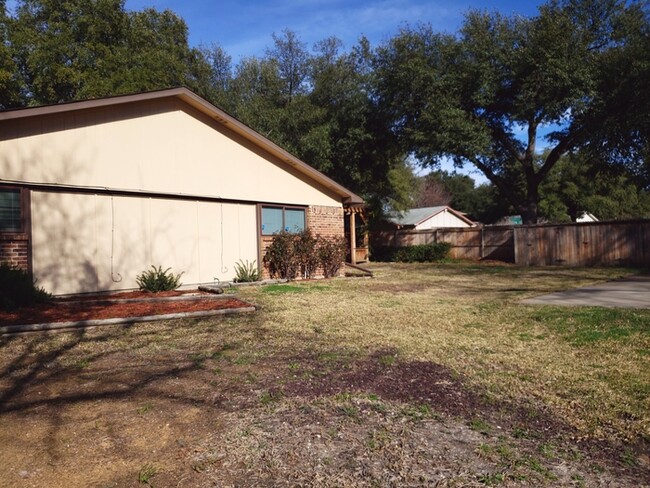 Building Photo - Great Home!