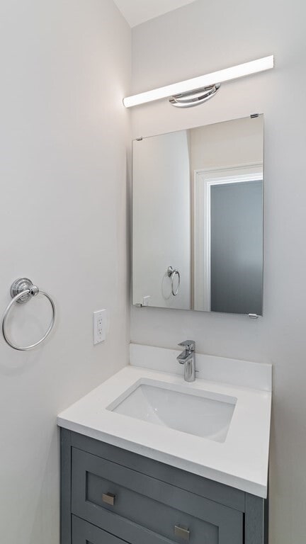 Building Photo - 555 E 5th St