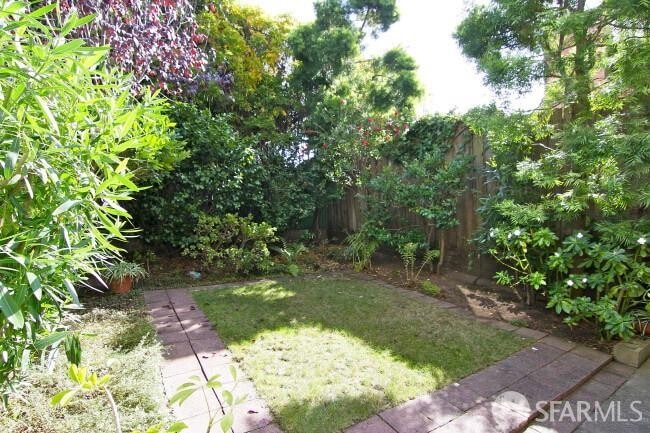 Building Photo - 2512 Fillmore St