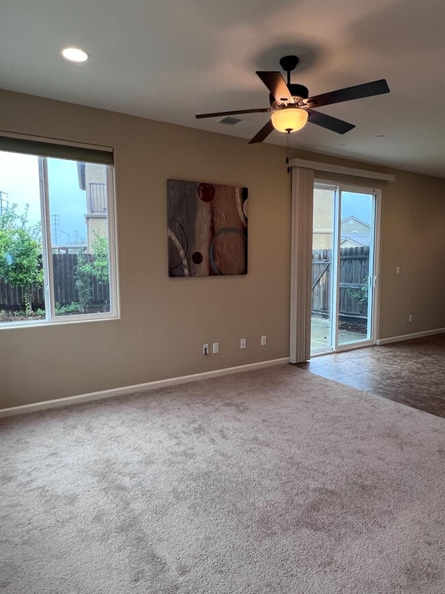 Building Photo - 2020 Makenna Dr