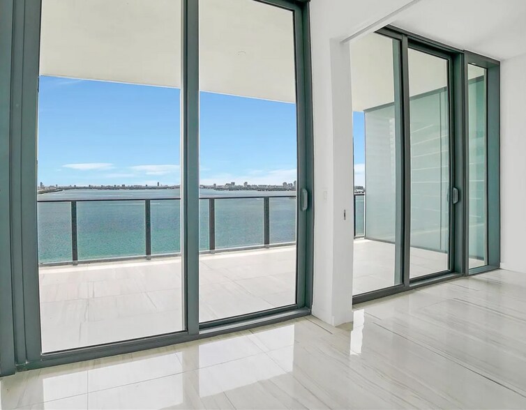 Building Photo - 480 NE 31st