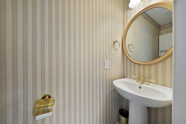 Building Photo - 1930 Brimberry St