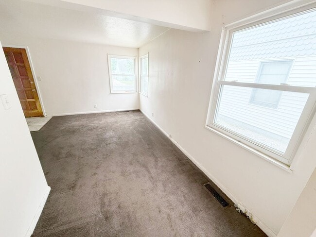 Building Photo - 4212 Wetzel Ave