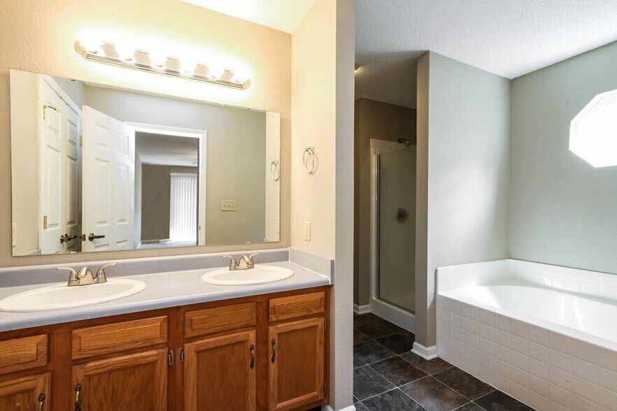 Building Photo - 7134 Karst Ct