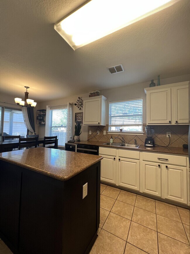 Building Photo - 646 Lynx Mountain