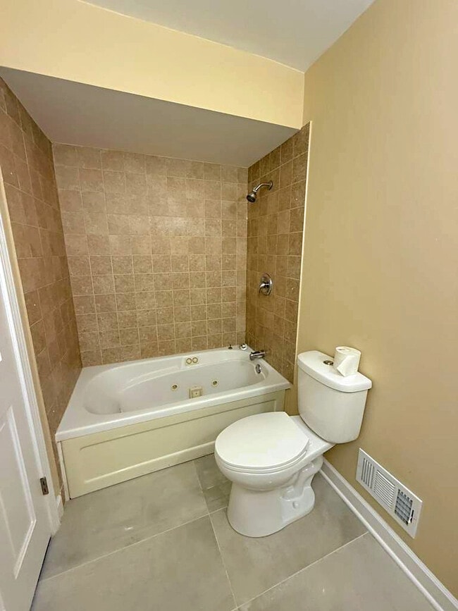 Building Photo - 1704 S Highland Ave