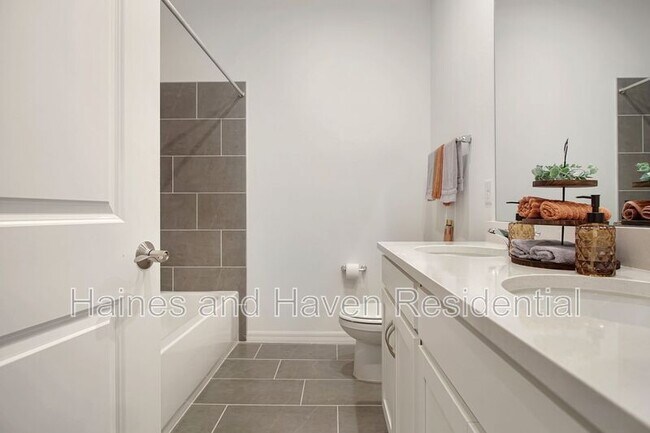 Building Photo - 4136 Lavender Ct
