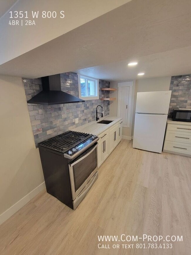 Building Photo - 1351 W 800 S