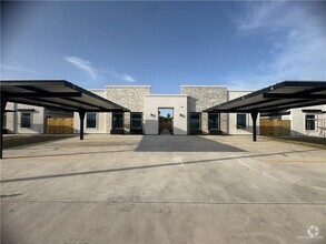 Building Photo - 2013 Dragonfly St
