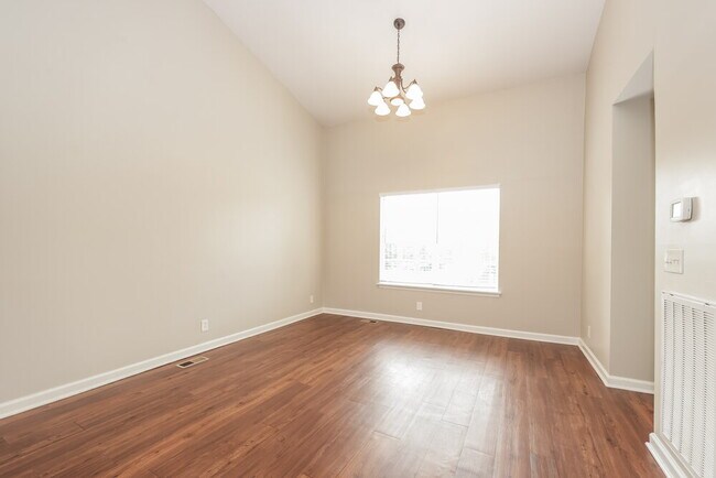 Building Photo - 3049 Brantley Dr