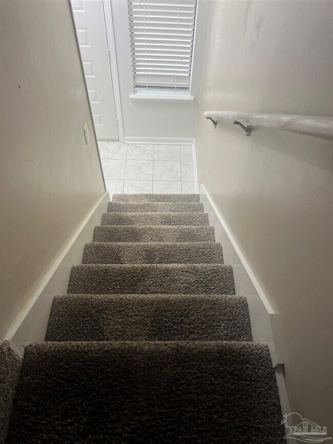 Building Photo - 7150 Dogwood Terrace Dr
