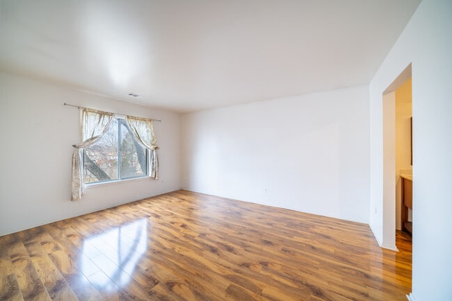 Building Photo - 7020 Barrington Ct