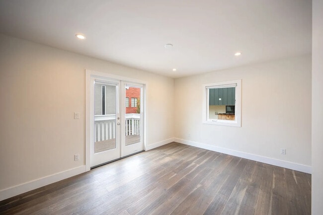 Building Photo - Bright 2BR with Private Balcony, In-Unit Laundry & Attached Garage in the Heart of La Jolla