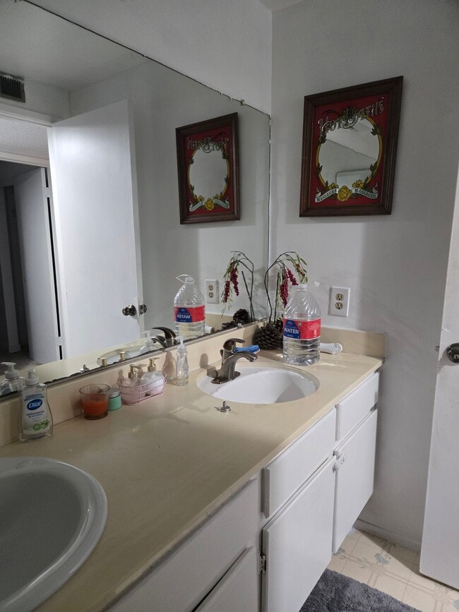 Building Photo - 1749 Old Mill Rd